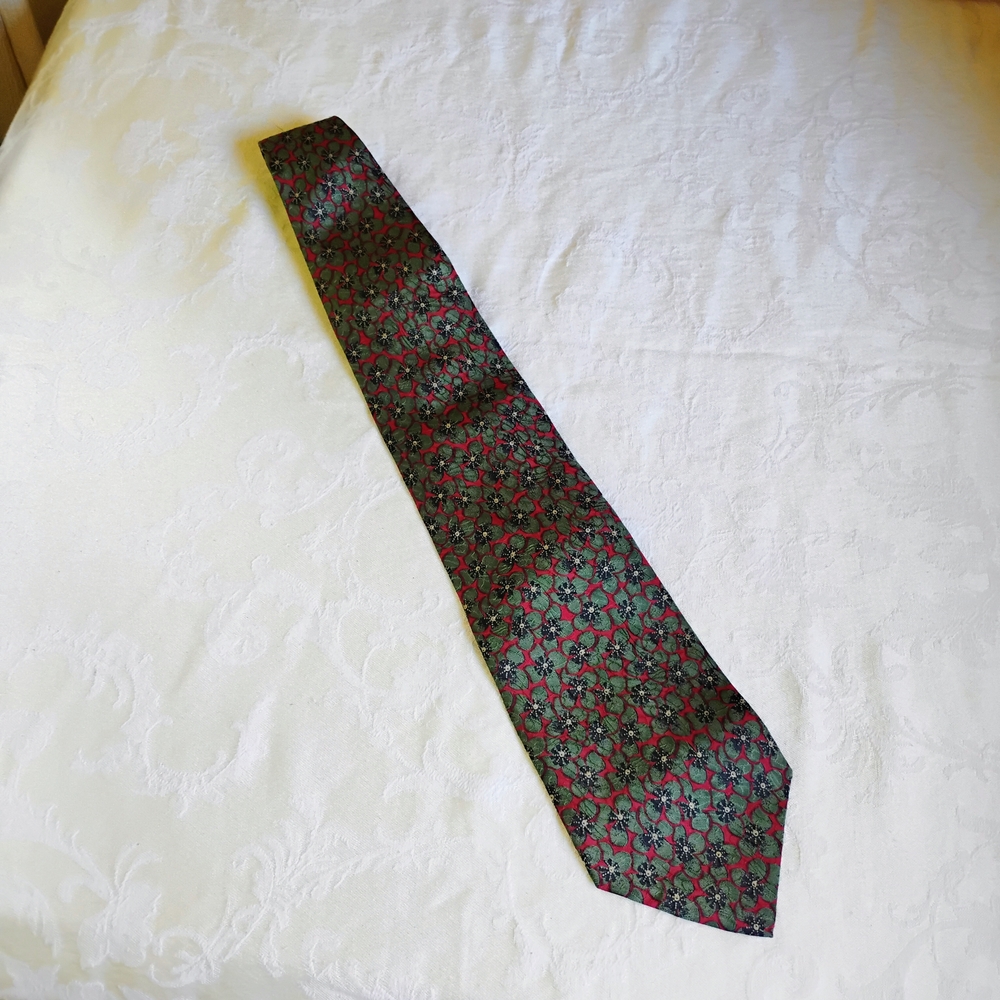 Giorgio Armani Green and Red Patterned Tie
